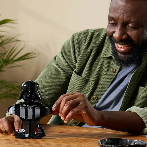 Конструктор LEGO Star Wars Погруддя Дарта Вейдера V29 349 деталей (75439) - фото 16