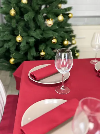 Водовідштовхувальна скатертина новорічна Бордовий однотон 180х100 см - фото 2