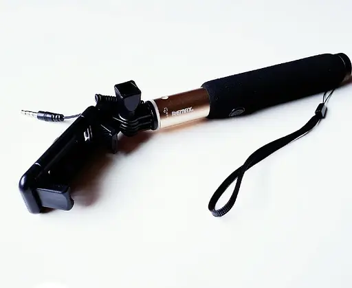 Селфи-монопод Remax RP-P5 держатель для фото с кабелем 3.5mm черно-золотой - фото 5