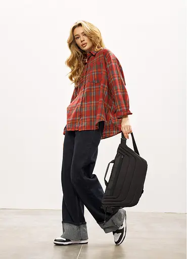 Женская сумка-бананка под ноутбук Sambag Urban Pro черная 46×26 см (51411264) - фото 4