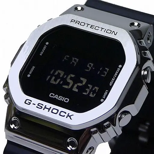 Наручні годинники чоловічі Casio G-Shock GM-5600-1ER з полімерним ремінцем - фото 2