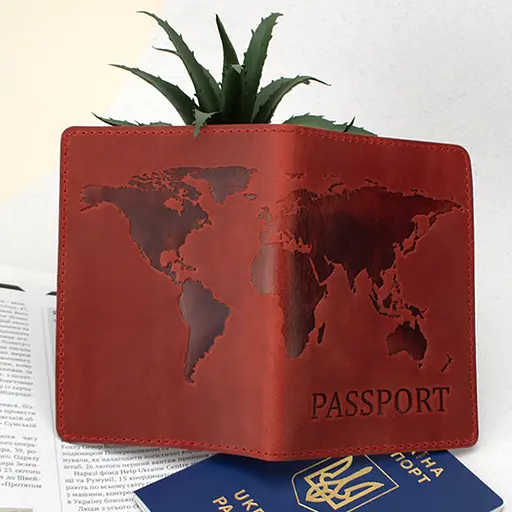 Обложка кожаная на загранпаспорт "Карта" (красная) - фото 3
