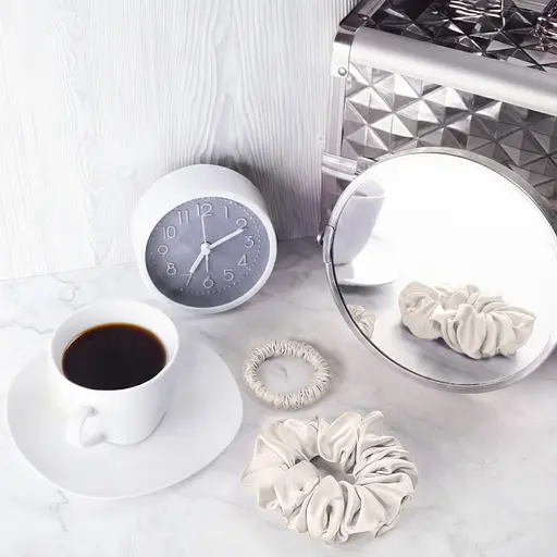 Набір із 2 шовкових резинок для волосся Чумацький Шлях S+L - два режими фіксації молочний (1245-02) - фото 2