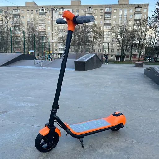 Электросамокат GIANT Kids ES1 4.4Ah Оранжевый, с LED подсветкой деки и колес - фото 2
