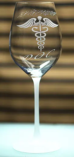 Винний келих з веселим гравіюванням 480 мл Найкращий лікар фужер для вина - фото 1