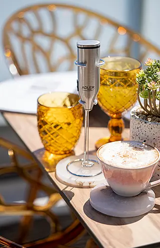 Спінювач молока та напоїв Adler AD 4500 з підставкою - фото 7