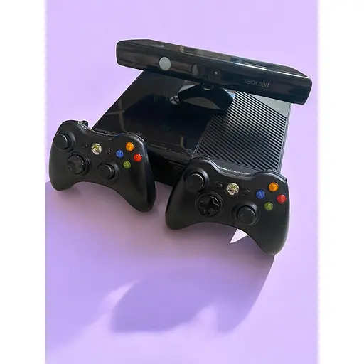 Игровая приставка Microsoft Xbox 360 E + 100 игр 500 ГБ 2 джойстика и Kinect