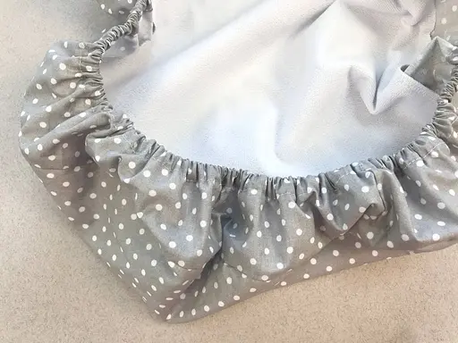 Непромокаемая простынь Moontime в коляску "Горошек белый" - фото 3