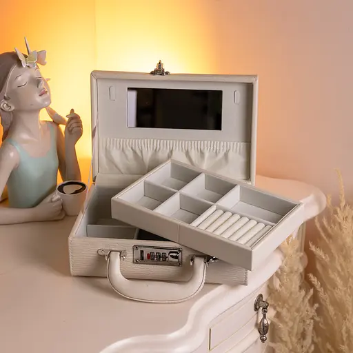 Скринька для прикрас екошкіра 2 яруси з кодовим замком 24×16×9.5 см органайзер для прикрас Бежевий Yiwu HP-5-24BE - фото 10