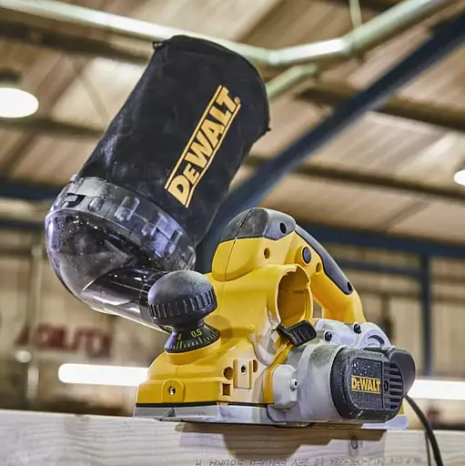 Рубанок сетевой DeWalt D26500 - фото 3