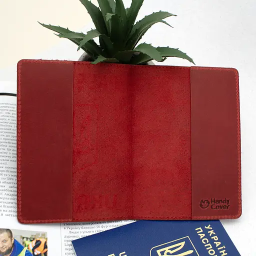 Обложка кожаная на загранпаспорт "Карта" (красная) - фото 4