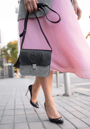 Фетрова жіноча бохо-сумка Лілу з шкіряними чорними вставками - фото 7