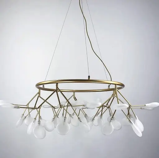 Ніжна люстра у формі кільця на 45 пелюсток в золотистому корпусі Line.F Колір плафона Білий - фото 1