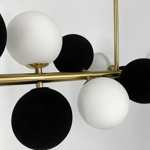 Удлиненная латунная люстра HOLLY L с черно-белыми плафонами Line.F MJ 191-1120 AB+WT+BK - фото 5