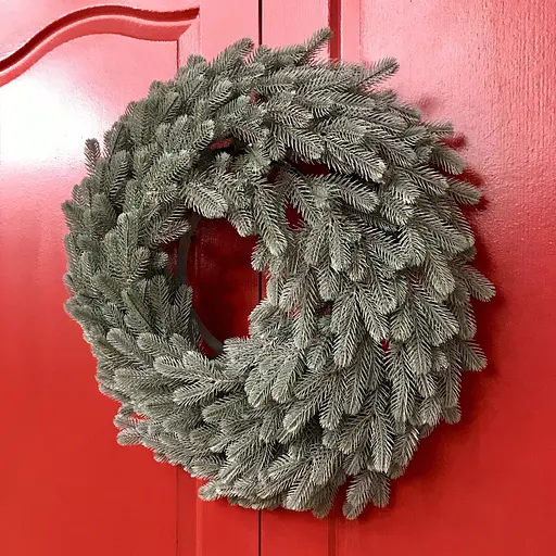 Венок хвойный рождественский Hvoya Traditional литой голубой 60 см - фото 3