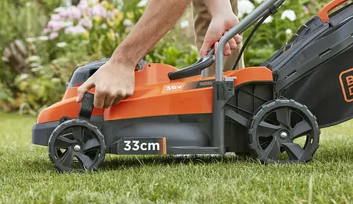 Газонокосарка акумуляторна Black+Decker BCMW3336L2 - фото 6