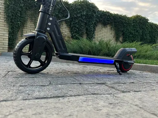 Дитячий електросамокат GIANT ES2 LED Max Black - фото 4