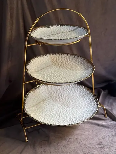 Фруктовница трехъярусная 45 см на металлической подставке керамическая тарелка 21x26x30 см Белый - фото 3