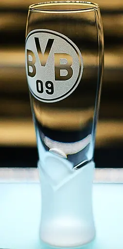 Пивний келих крафтовий 440 мл ФК Боруссия  Borussia з гравіюванням подарунок для фаната футбольна кружка глянец - фото 3