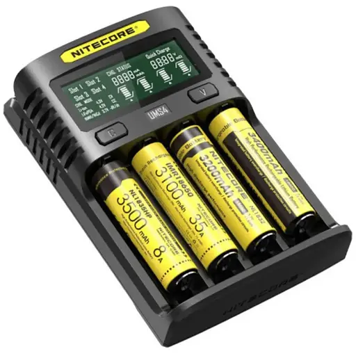 Зарядное устройство универсальное Nitecore Digicharger UM4, 4 канала, LCD дисплей, поддерживает Li-ion, Ni-MH и Ni-Cd AA(R6), ААA(R03), С(R14)