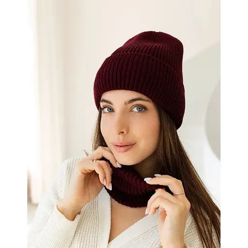 Женская вязаная шапка и снуд набор 2 шерсть 20% с отворотом Бордовый - фото 1