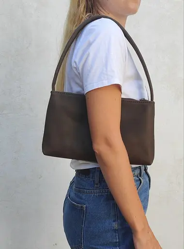 Кожаная женская сумка хобо Tarwa sum0028626 - фото 4