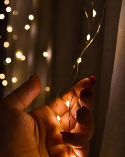 Новогодняя светодиодная гирлянда-штора Роса 2x2 м с 160 Тепло белыми LED лампочками и питанием USB - фото 4