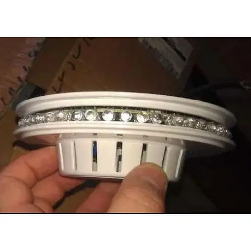 LED прибор Hot Top Wallsun 48 цветных мигающих по кругу лучей - фото 5