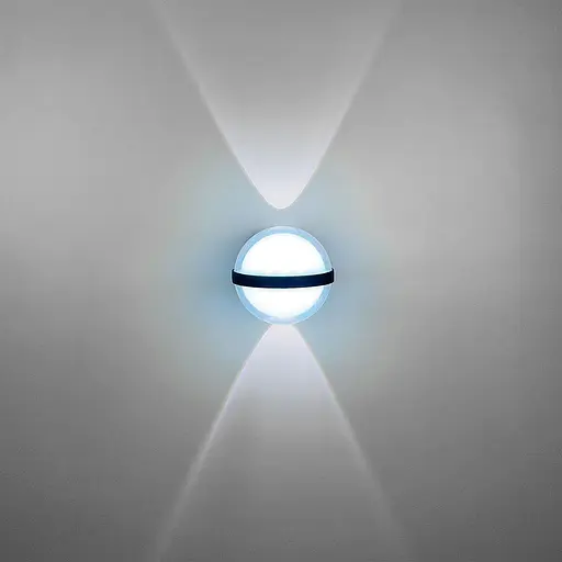 Бра у чорному корпусі зі світловим плафоном-кулькою | Line F | Арт. W048/1 BK+WT - фото 6