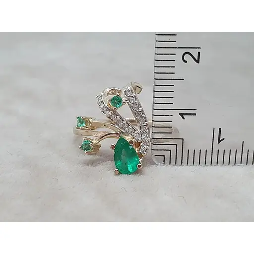 Золотое кольцо с бриллиантами и изумрудом. 11393/2 17 - фото 6