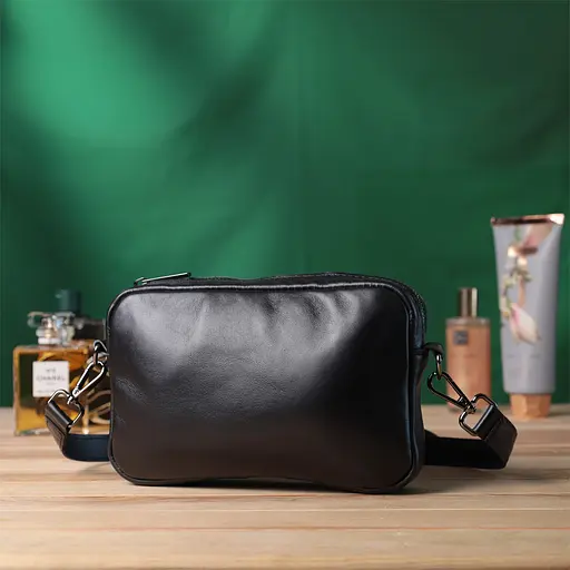 Классическая сумка кросс-боди Shvigel из гладкой натуральной кожи 21х13.5х5 см sum0027038 - фото 9