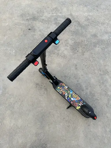 Детский электросамокат GIANT Kids E10 PRO 4.4Ah черный + Bluetooth колонка - фото 5