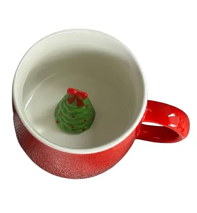 Новорічна кружка Olens 102-1023 керамічна Сюрприз Ялинка 350 мл Червона - фото 2