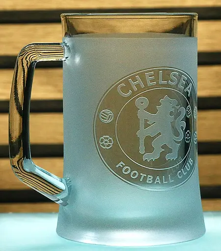 Пивний келих 660 мл ФК Челси Chelsea з гравіюванням подарунок для фаната   футбольний кухоль - фото 2