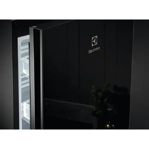 Холодильник Electrolux с нижней морозильной камерой. Холодильная камера 244 л, морозильная камера 94 л, А+, инвертор, внутренний дисплей, черный + стекло. - фото 4