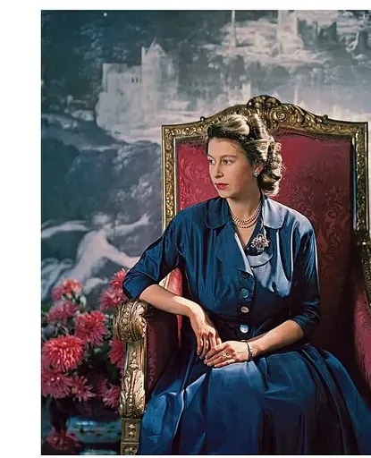 The Crown in Vogue - фото 3