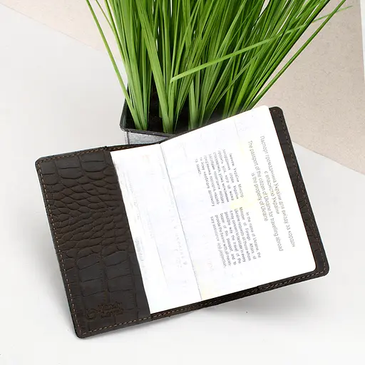 Обложка на паспорт, загранпаспорт кожаная Handycover 0054 коричневая рептилия - фото 2