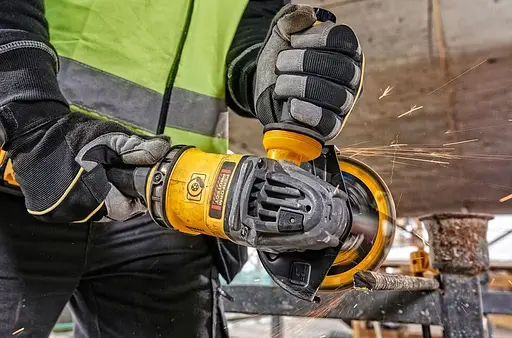 Шлифмашина угловая-болгарка DeWalt аккумуляторная бесщеточная с АКБ и ЗУ DCG418SHDX2 - фото 6