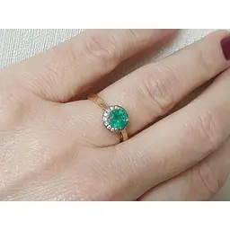 Золоте кільце Ірис з діамантами і смарагдом. 1КИ13269 16,5 - мініатюра 2