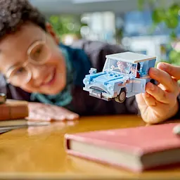 Конструктор LEGO Harry Potter™ Летючий Форд «Англія», 165 деталей (76424) - мініатюра 4