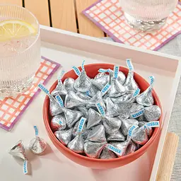 Шоколадні цукерки Hershey's Kisses Milk Chocolate 306г - мініатюра 4