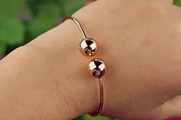 Браслет бенгл Xuping Jewelry поцілунок золоті кульки 60 мм 12 мм на руку від 17см до19 см золотистий