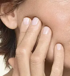 Антивіковий крем-догляд Vichy Neovadiol Phytosculpt для зони шиї декольте та овалу обличчя 50 мл (MB136600) - мініатюра 9