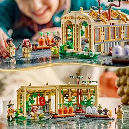 Конструктор LEGO Harry Potter Замок Гогвортс: урок гербології 390 деталей (76445) - мініатюра 16
