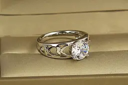 Кільце Xuping Jewelry заручальне з каменем 8 мм і серцями по боках 17 р сріблясте - мініатюра 2