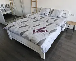 Постільна білизна LARA сатин d13266e160 з простирадлом на резинці 160х200х25 євро 200х220 см