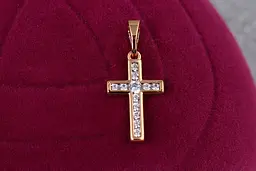 Хрестик Xuping Jewelry камені в окантовці 1,7 см із фіанітами золотистий