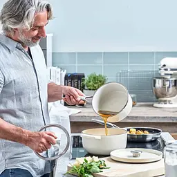 Каструля KitchenAid Cast Iron чавунна з кришкою 26 см 5.2 л мигдальний крем (CC006059-001) - мініатюра 9