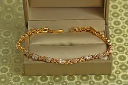 Браслет Xuping Jewelry Вісімки з білими каменями і монетками 17 см 4 мм золотистий