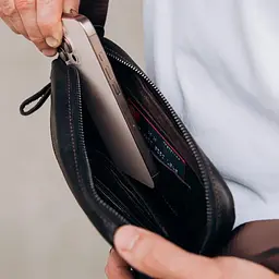 Сумка через плече компактна вертикальна GRANDE PELLE 13.5х19.5х6 см sum0028304 - мініатюра 10